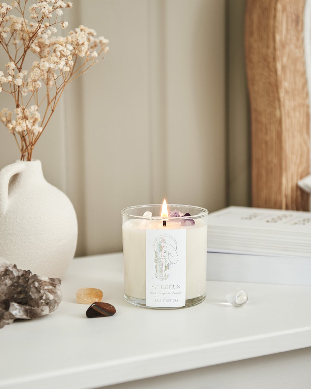 Crystal-infused Aquarius candle – thoughtful birthday gift for Aquarius sign lovers